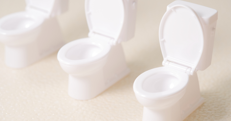 トイレの模型が並ぶ